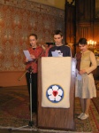 Молодые прихожане томашовской общины читают входной псалом